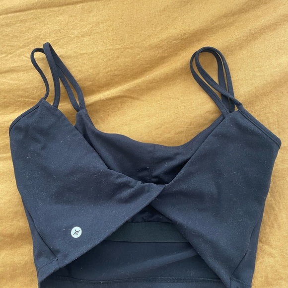 Halara sports bra (twist back) - Picture 4 of 4